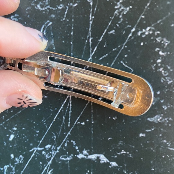 Vintage Chanel Hair Clip - Picture 4 of 6